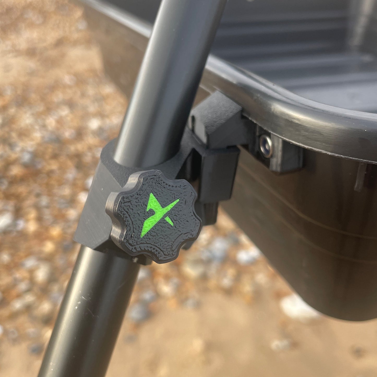 TRIPOD TRAY LOCK SYSTEM - LARGE