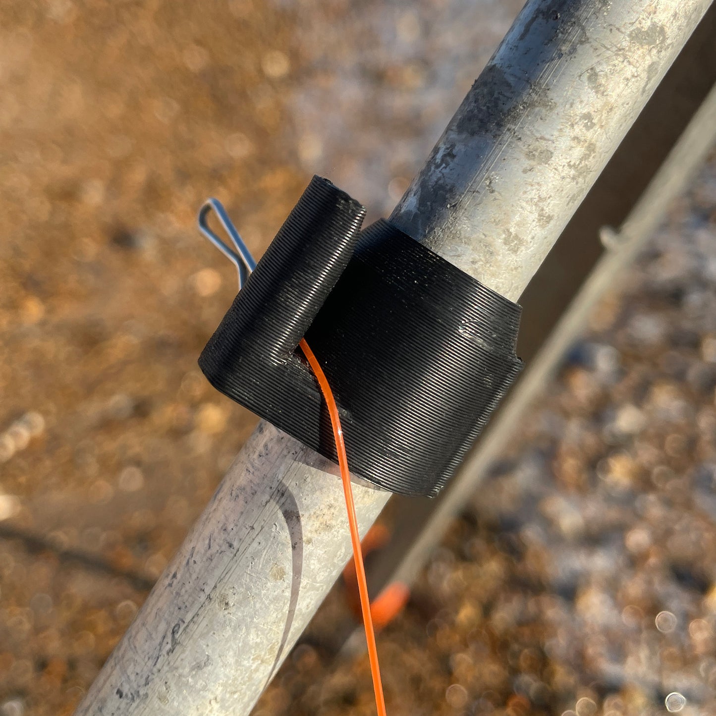 IAN GOLDS TRIPOD, IAN GOLDS IGLOO, RIG CLIPS, RIG CLIP, BLACK, SIDE, AKIOS SEALEGS