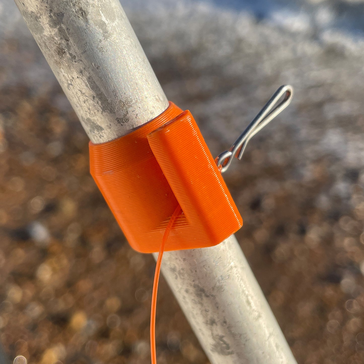 IAN GOLDS TRIPOD, IAN GOLDS IGLOO, RIG CLIPS, RIG CLIP, ORANGE, FRONT, 