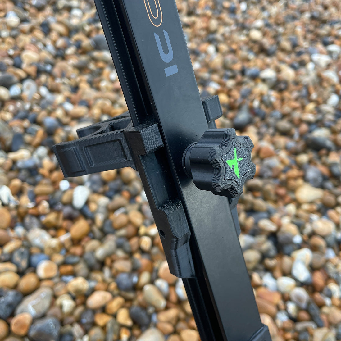 DOUBLE BUTT CUP BRACKET - LEEDA ICON